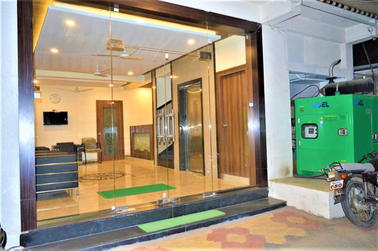 Hotel Visau,Shirdi Esterno foto
