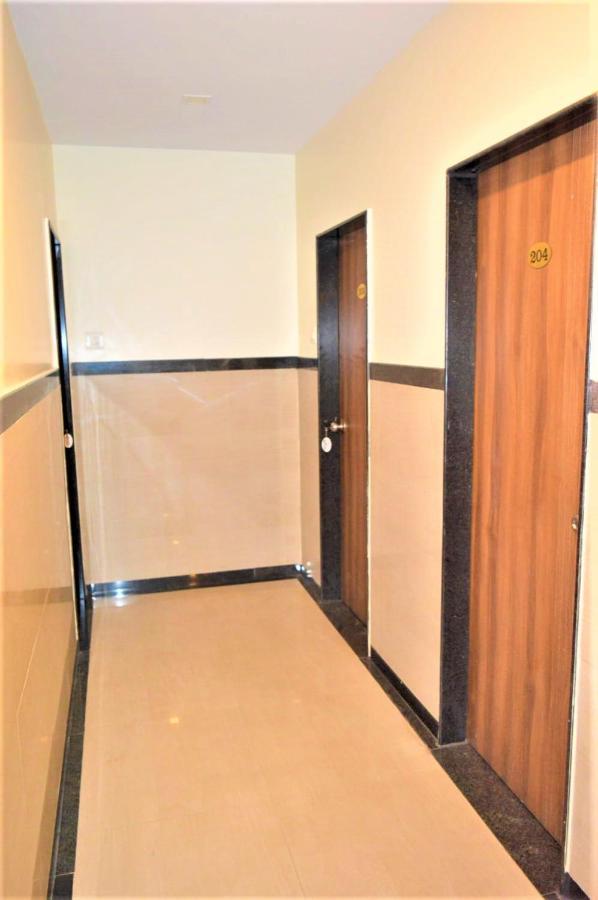 Hotel Visau,Shirdi Esterno foto