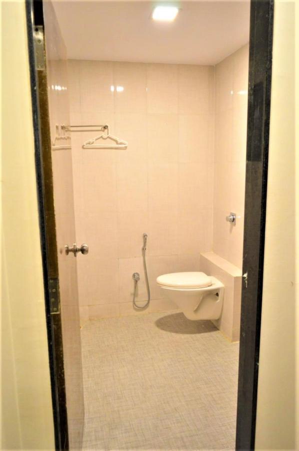 Hotel Visau,Shirdi Esterno foto